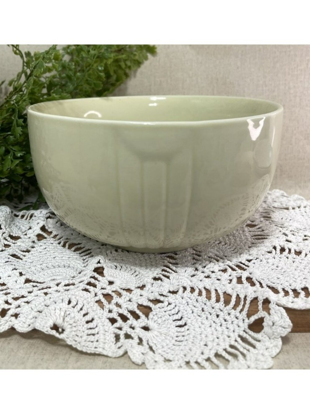 Mixing Bowl Vintage Hall Radiance Yellow cream Art Deco USA shabby chic 7 Inch